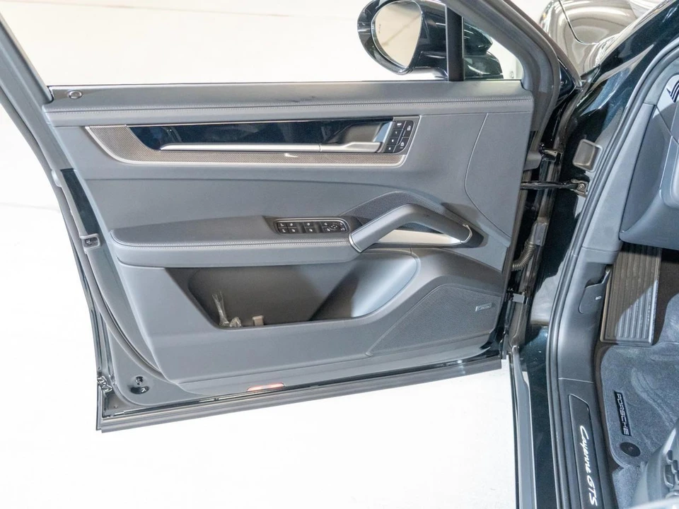 2026 Porsche 9Y0/9Y3 Cayenne GTS - Image 16 of 29