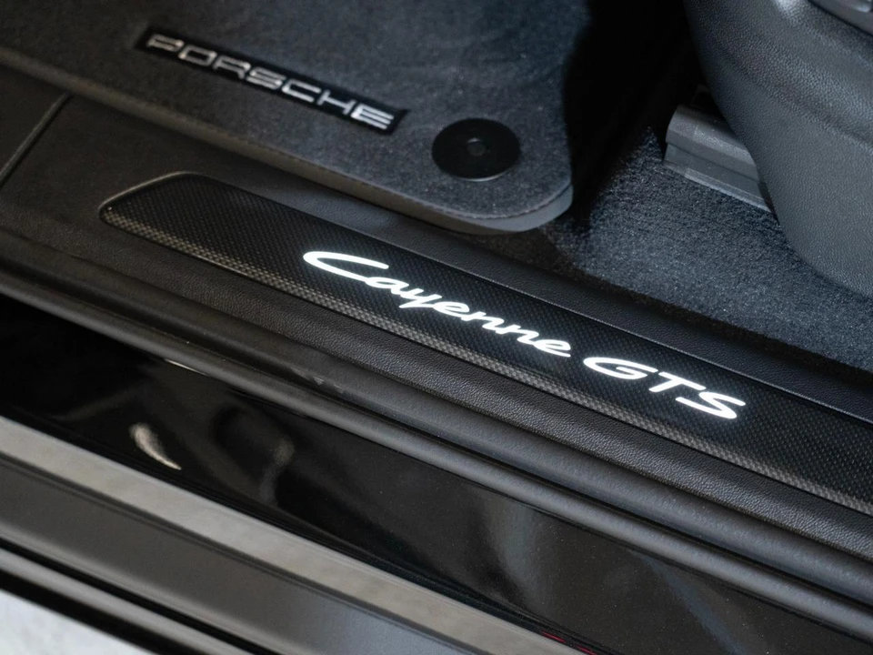 2026 Porsche 9Y0/9Y3 Cayenne GTS - Image 12 of 29