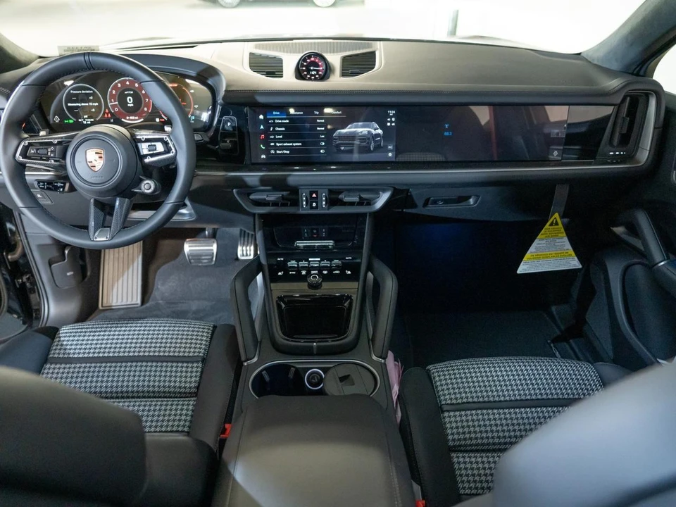 2026 Porsche 9Y0/9Y3 Cayenne GTS - Image 25 of 29