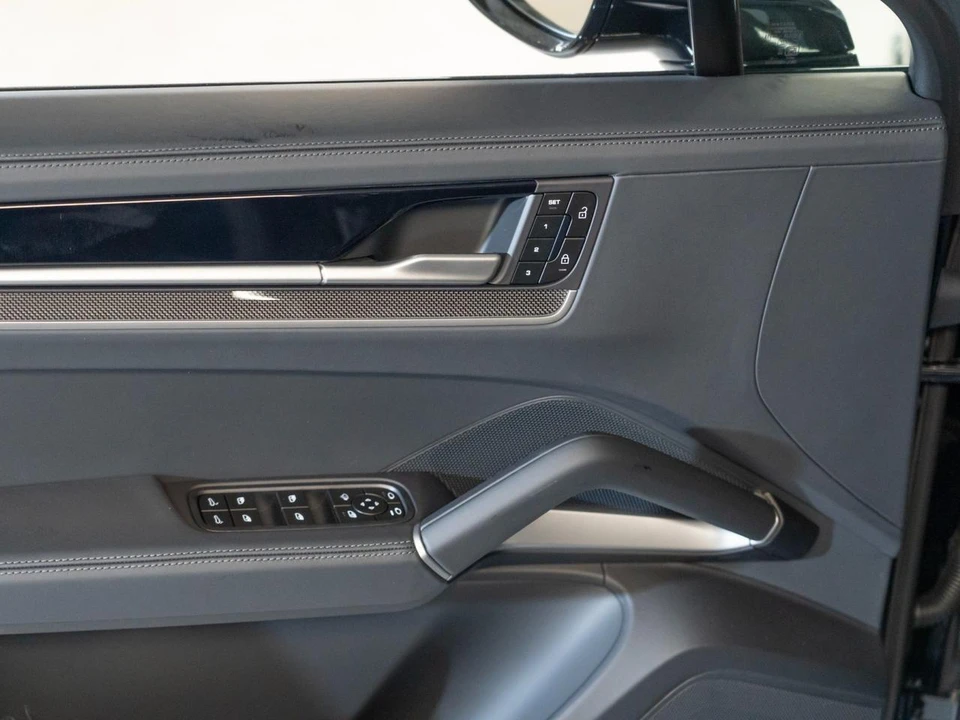 2026 Porsche 9Y0/9Y3 Cayenne GTS - Image 17 of 29