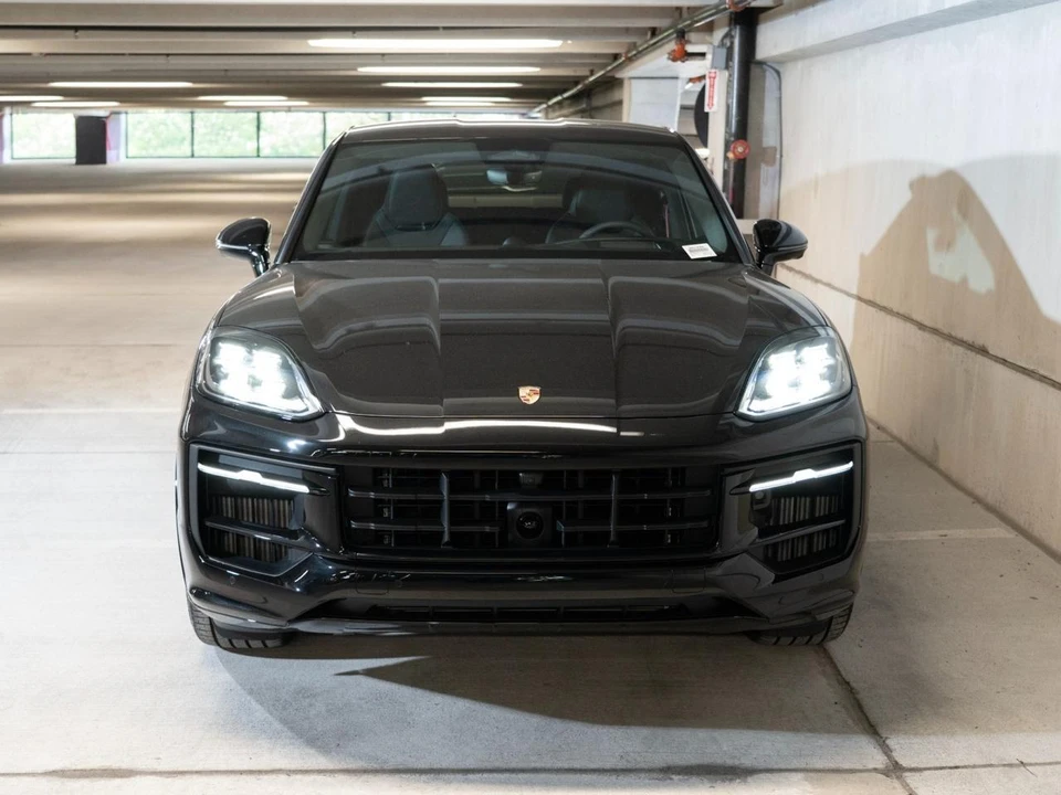 2026 Porsche 9Y0/9Y3 Cayenne GTS - Image 6 of 29