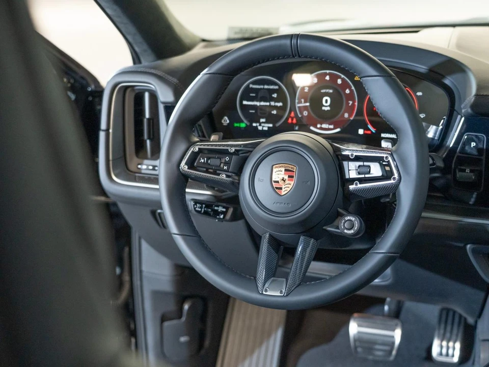 2026 Porsche 9Y0/9Y3 Cayenne GTS - Image 27 of 29