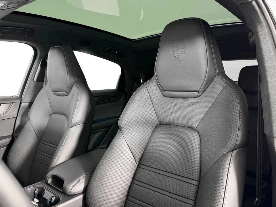 2026 Porsche 9Y0/9Y3 Cayenne GTS - Image 5 of 5