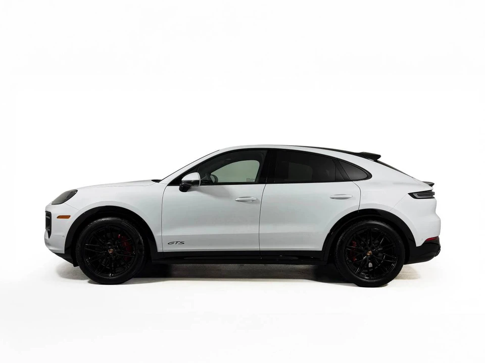 2026 Porsche 9Y0/9Y3 Cayenne GTS - Image 2 of 5