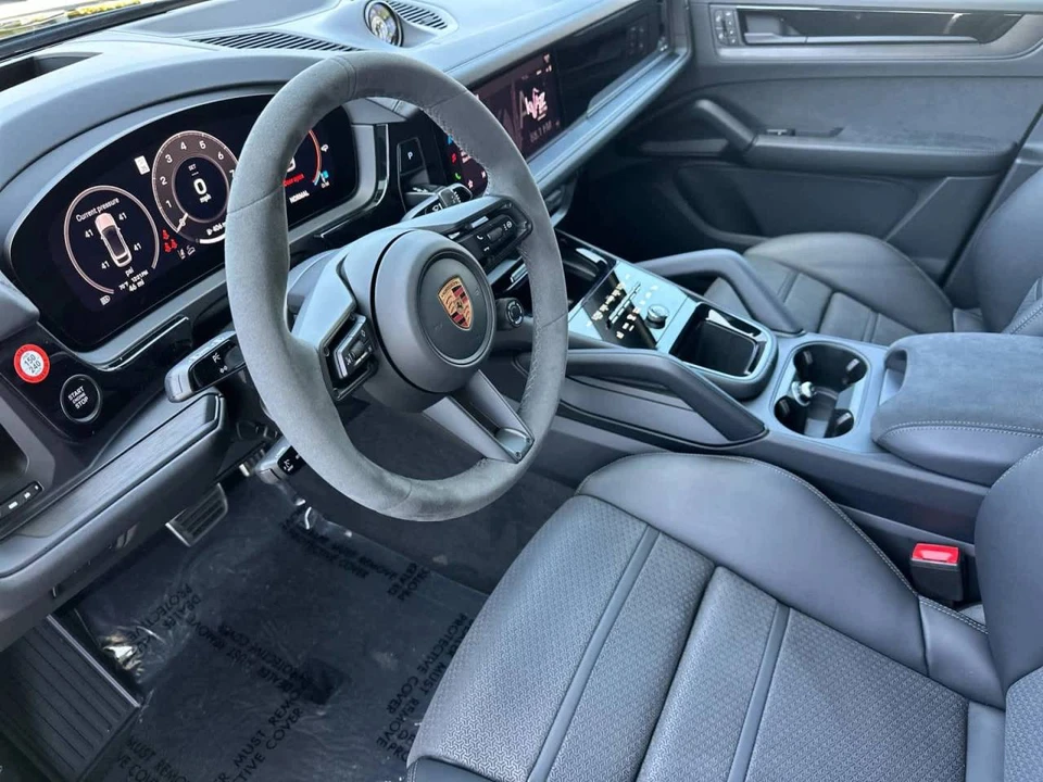 2026 Porsche 9Y0/9Y3 Cayenne GTS - Image 4 of 5