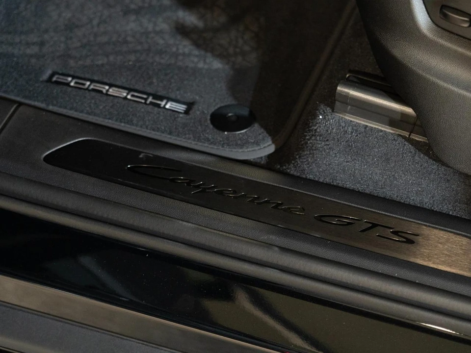 2026 Porsche 9Y0/9Y3 Cayenne GTS - Image 12 of 29