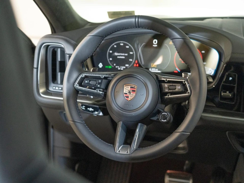 2026 Porsche 9Y0/9Y3 Cayenne GTS - Image 27 of 29