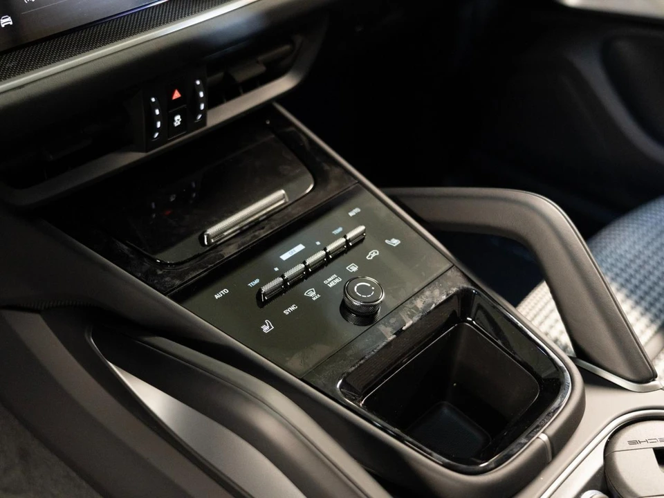 2026 Porsche 9Y0/9Y3 Cayenne GTS - Image 22 of 29