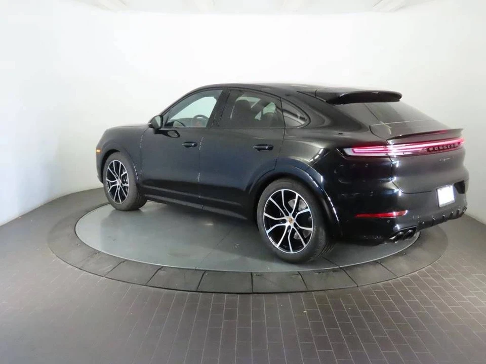 2026 Porsche 9Y0/9Y3 Cayenne GTS - Image 3 of 5