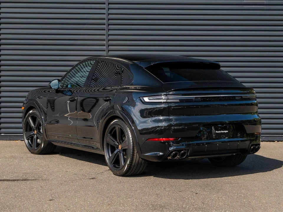 2026 Porsche 9Y0/9Y3 Cayenne GTS - Image 3 of 4