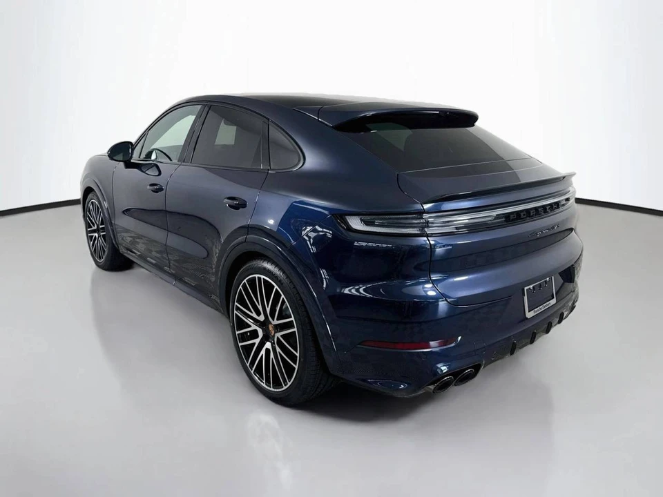 2026 Porsche 9Y0/9Y3 Cayenne GTS - Image 3 of 4