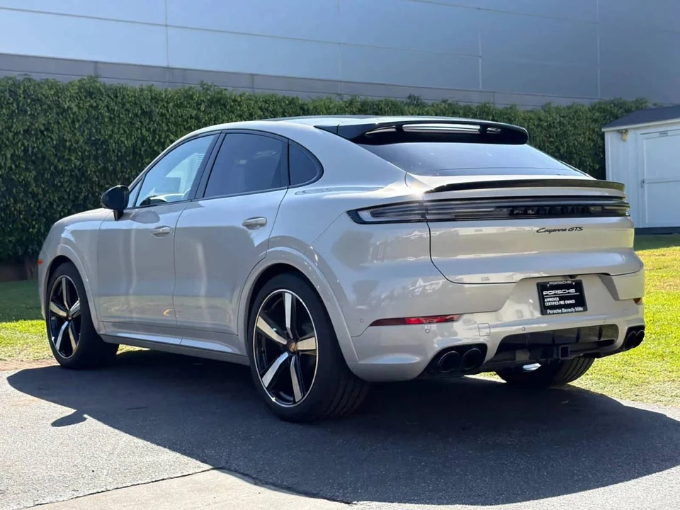 2026 Porsche 9Y0/9Y3 Cayenne GTS - Image 3 of 5