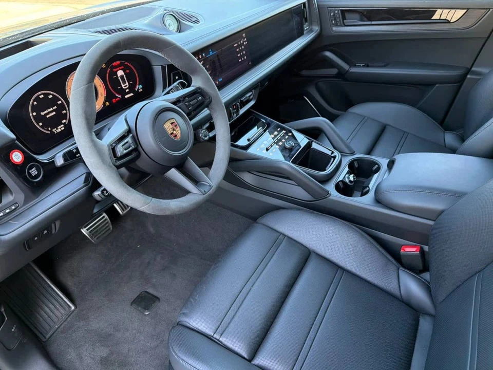 2026 Porsche 9Y0/9Y3 Cayenne GTS - Image 4 of 5