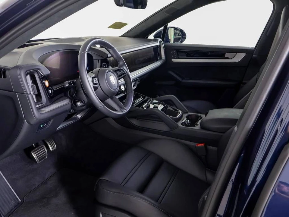 2026 Porsche 9Y0/9Y3 Cayenne GTS - Image 4 of 4