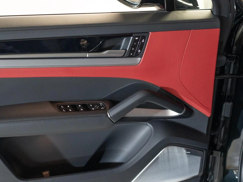 2026 Porsche 9Y0/9Y3 Cayenne GTS - Image 18 of 29