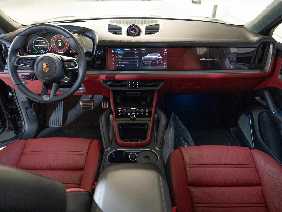2026 Porsche 9Y0/9Y3 Cayenne GTS - Image 25 of 29