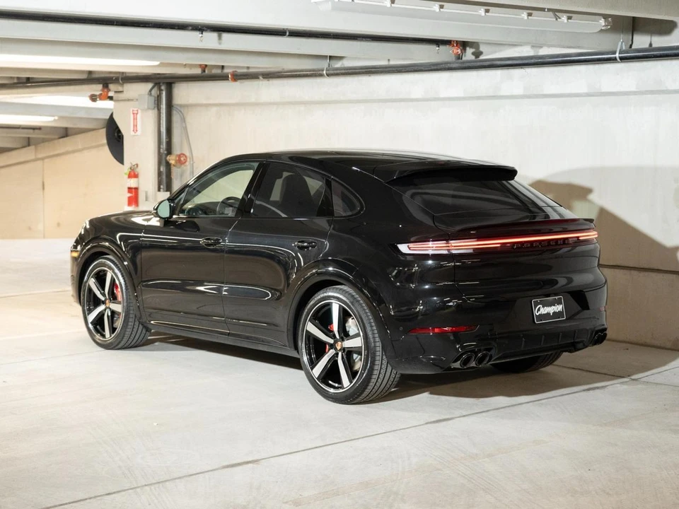 2026 Porsche 9Y0/9Y3 Cayenne GTS - Image 3 of 29