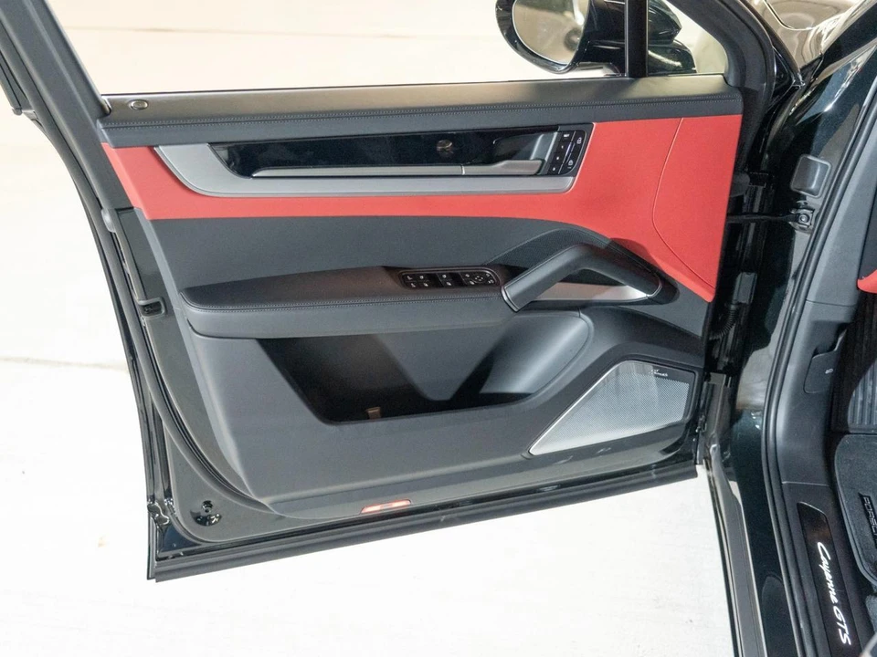 2026 Porsche 9Y0/9Y3 Cayenne GTS - Image 17 of 29