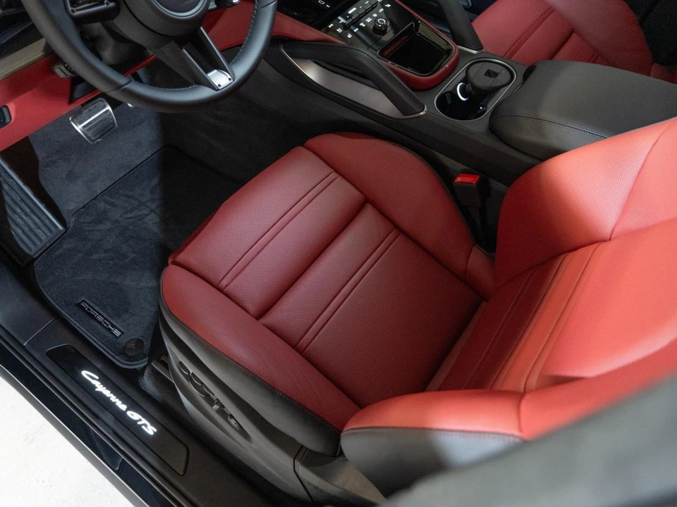 2026 Porsche 9Y0/9Y3 Cayenne GTS - Image 15 of 29