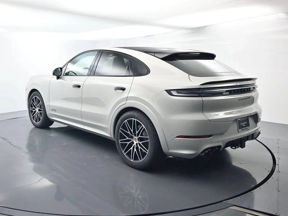 2026 Porsche 9Y0/9Y3 Cayenne GTS - Image 3 of 4