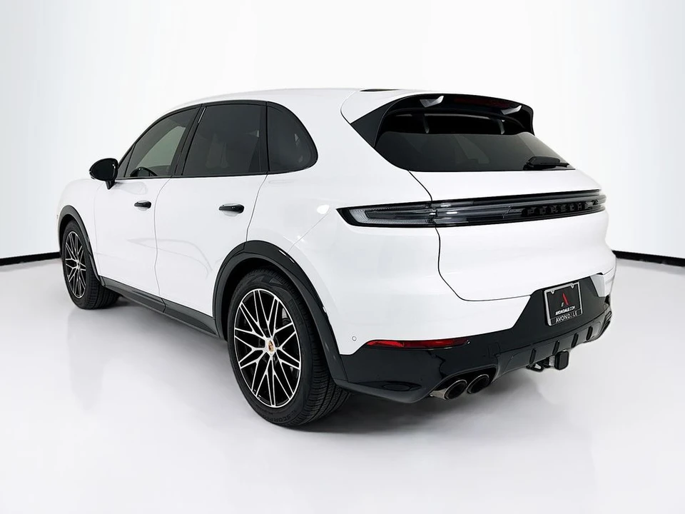 2026 Porsche 9Y0/9Y3 Cayenne GTS - Image 3 of 31