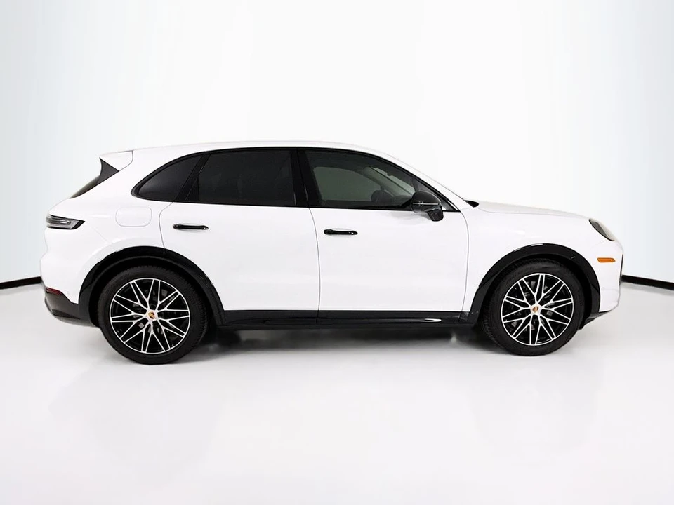 2026 Porsche 9Y0/9Y3 Cayenne GTS - Image 8 of 31