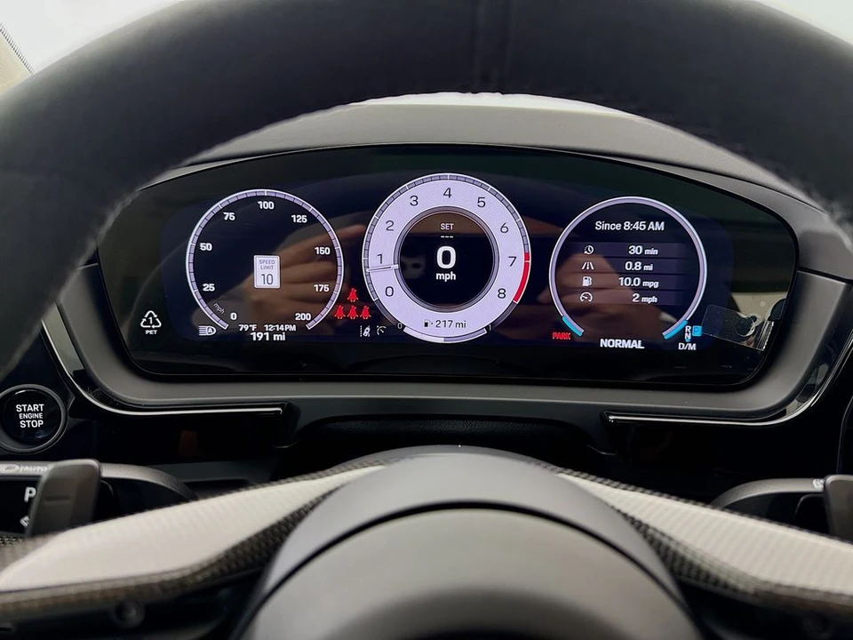 2026 Porsche 9Y0/9Y3 Cayenne GTS - Image 18 of 31