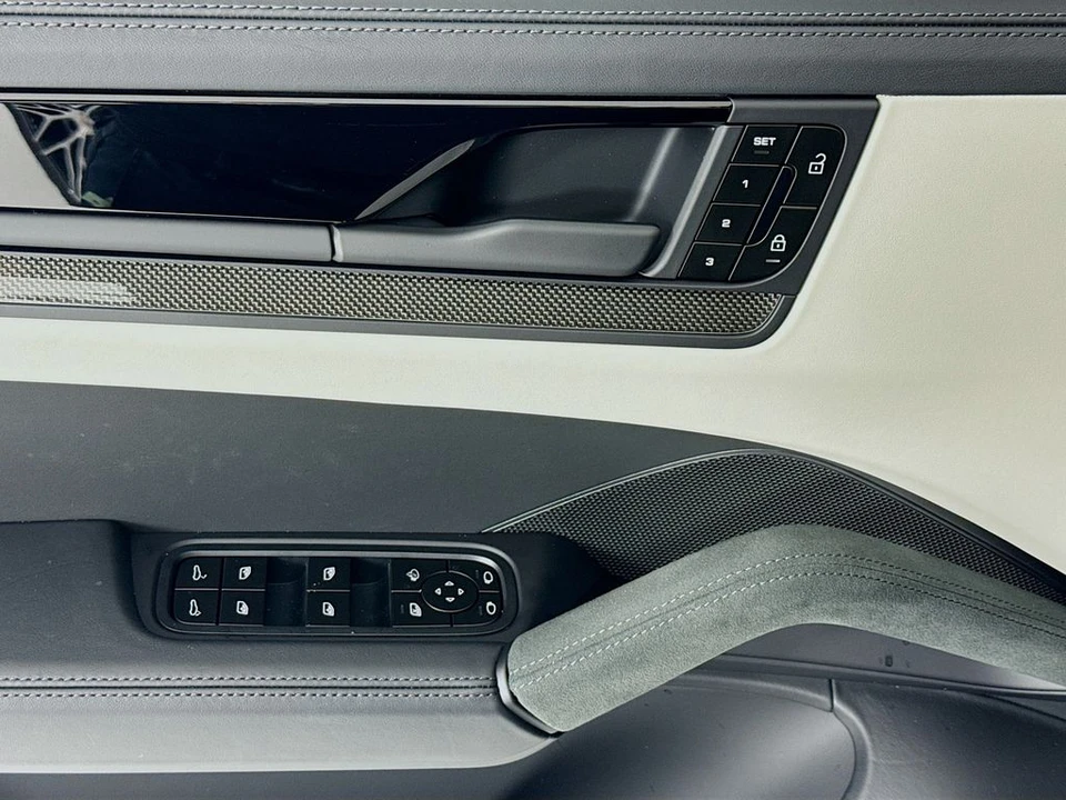 2026 Porsche 9Y0/9Y3 Cayenne GTS - Image 11 of 31