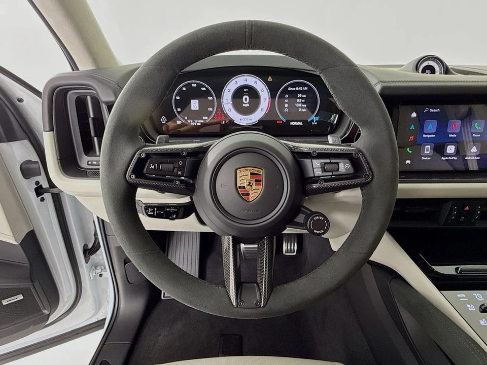 2026 Porsche 9Y0/9Y3 Cayenne GTS - Image 17 of 31