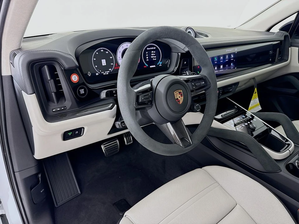 2026 Porsche 9Y0/9Y3 Cayenne GTS - Image 4 of 31