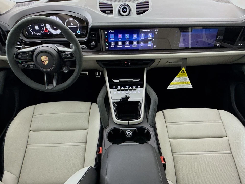 2026 Porsche 9Y0/9Y3 Cayenne GTS - Image 29 of 31