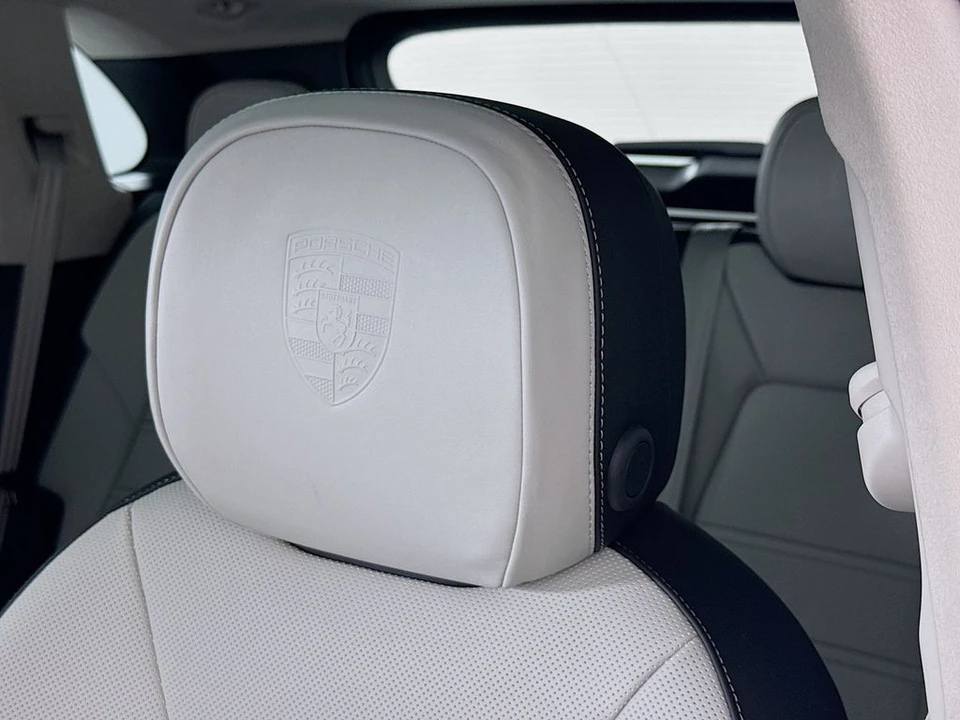 2026 Porsche 9Y0/9Y3 Cayenne GTS - Image 15 of 31