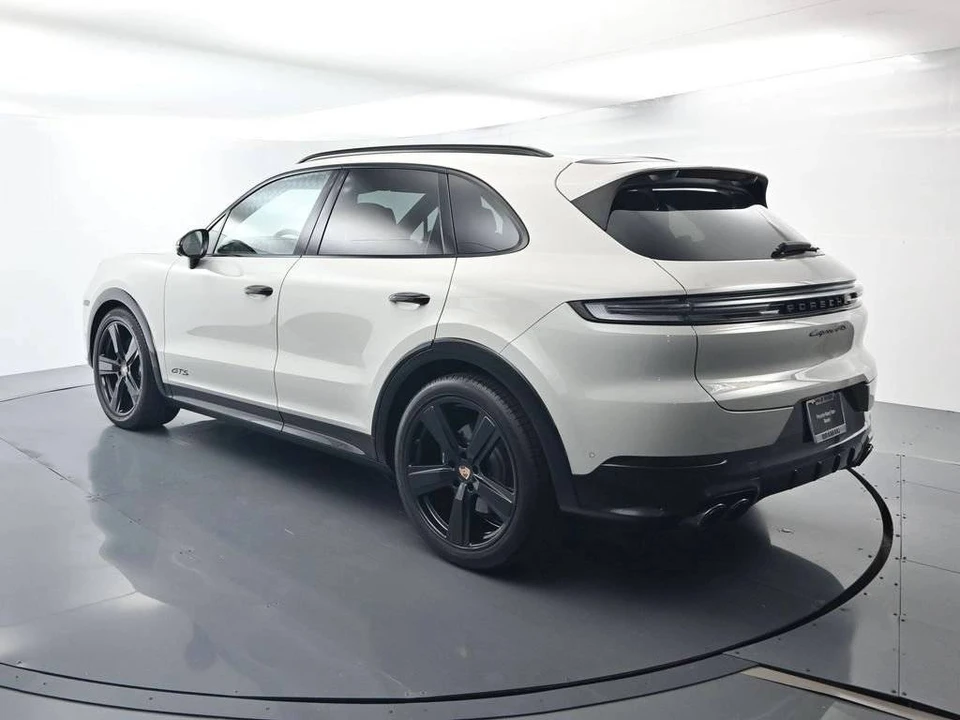 2026 Porsche 9Y0/9Y3 Cayenne GTS - Image 3 of 4