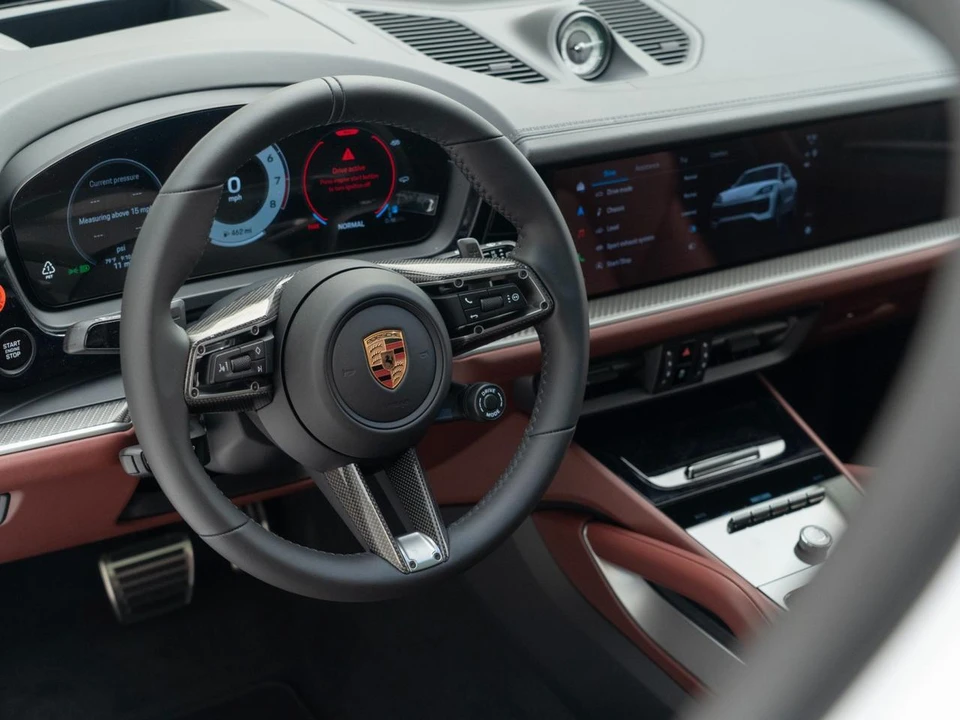 2026 Porsche 9Y0/9Y3 Cayenne GTS - Image 20 of 31