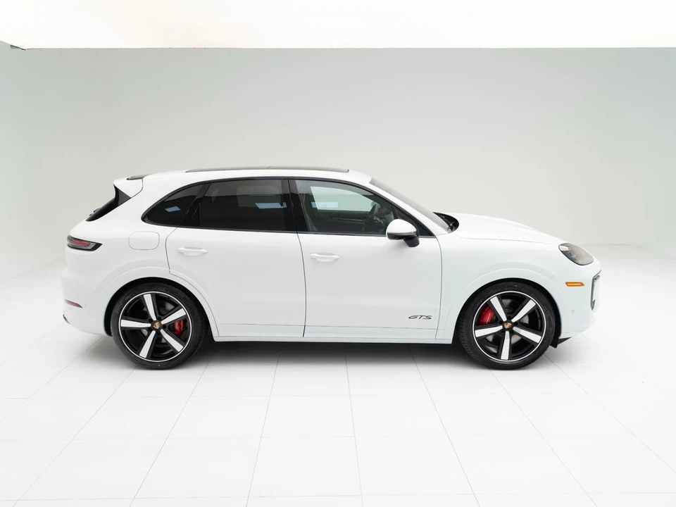 2026 Porsche 9Y0/9Y3 Cayenne GTS - Image 8 of 31