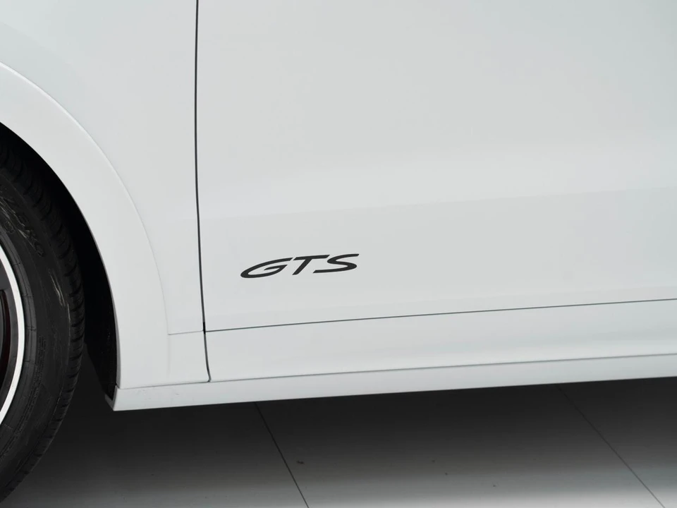 2026 Porsche 9Y0/9Y3 Cayenne GTS - Image 13 of 31