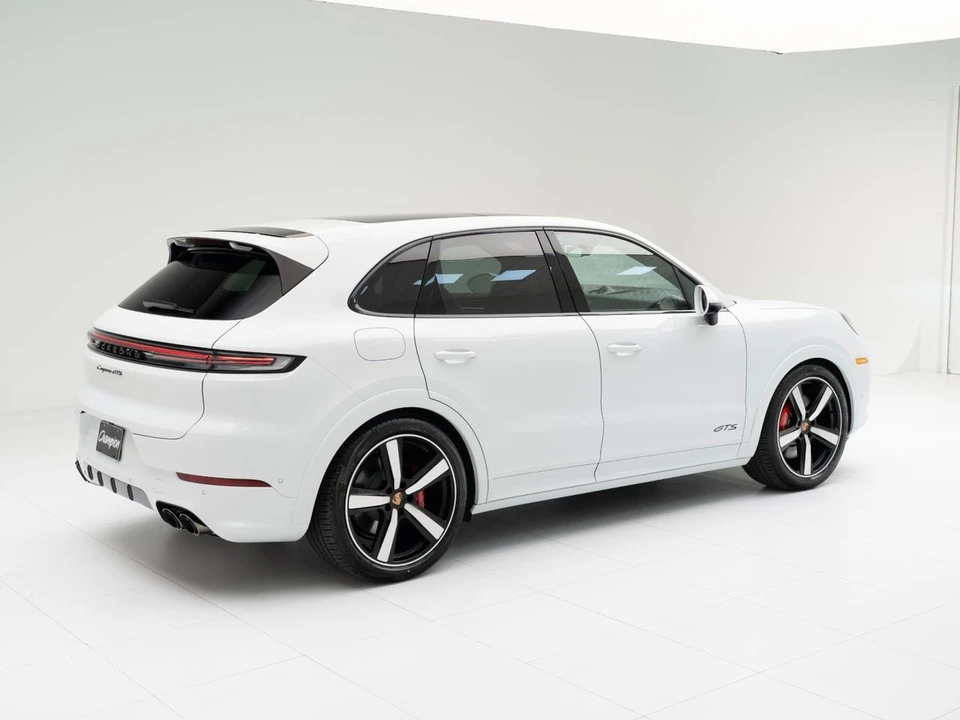 2026 Porsche 9Y0/9Y3 Cayenne GTS - Image 9 of 31