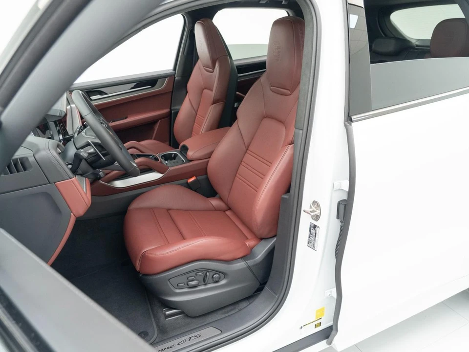 2026 Porsche 9Y0/9Y3 Cayenne GTS - Image 5 of 31