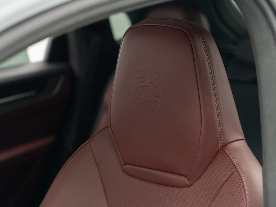 2026 Porsche 9Y0/9Y3 Cayenne GTS - Image 19 of 31