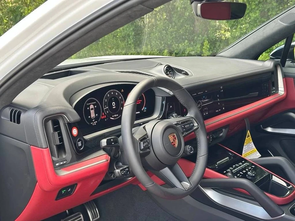 2026 Porsche 9Y0/9Y3 Cayenne GTS - Image 4 of 5