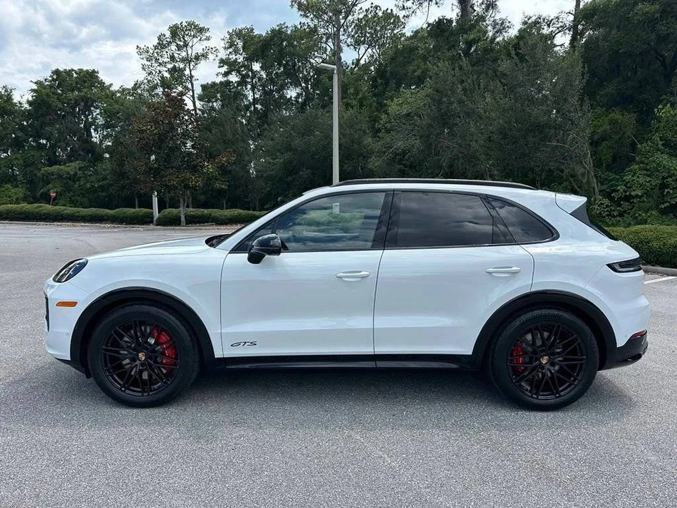 2026 Porsche 9Y0/9Y3 Cayenne GTS - Image 2 of 5