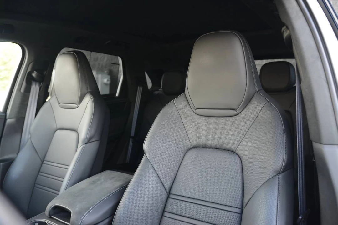 2026 Porsche 9Y0/9Y3 Cayenne GTS - Image 5 of 5
