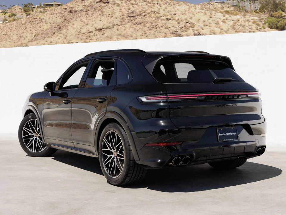 2026 Porsche 9Y0/9Y3 Cayenne GTS - Image 3 of 5