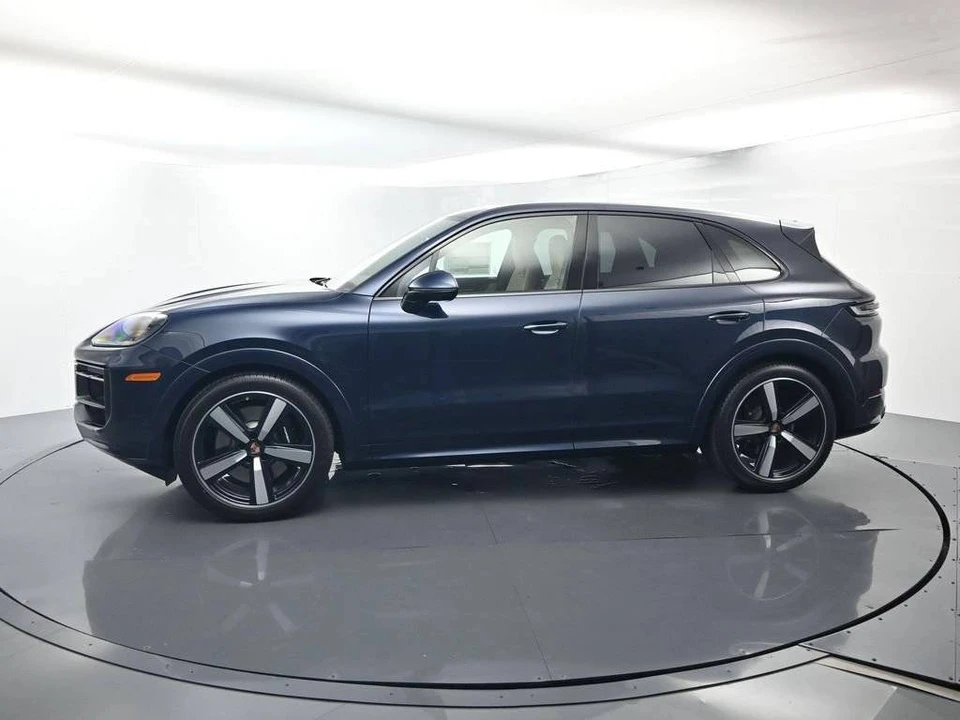 2026 Porsche 9Y0/9Y3 Cayenne GTS - Image 2 of 4