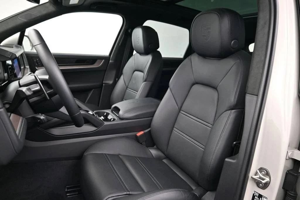 2026 Porsche 9Y0/9Y3 Cayenne GTS - Image 5 of 5