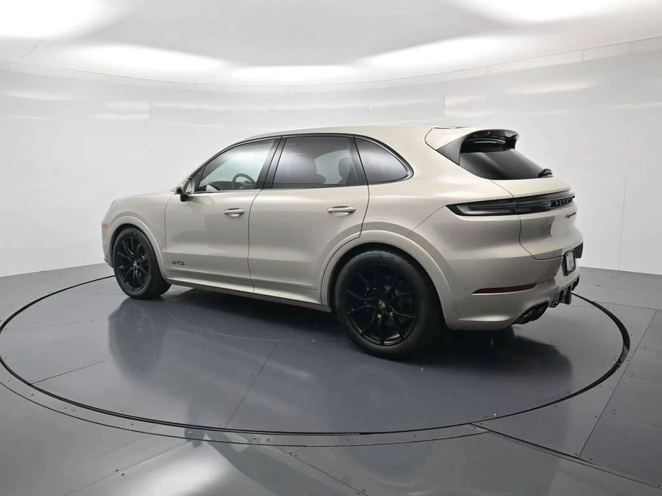 2026 Porsche 9Y0/9Y3 Cayenne GTS - Image 3 of 5