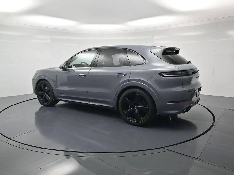2026 Porsche 9Y0/9Y3 Cayenne GTS - Image 3 of 5