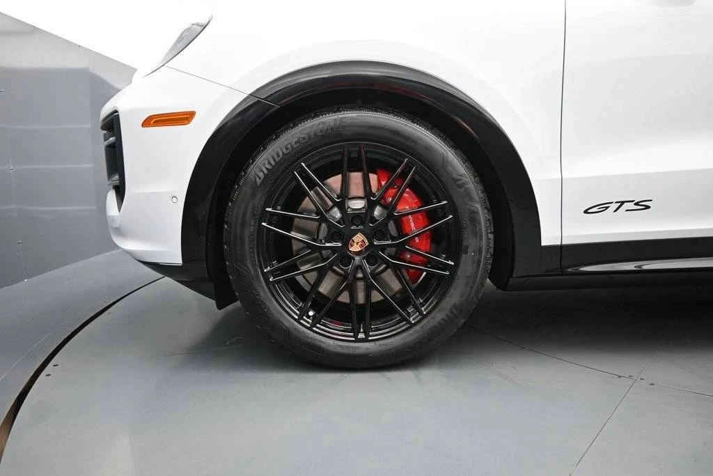 2026 Porsche 9Y0/9Y3 Cayenne GTS - Image 4 of 5