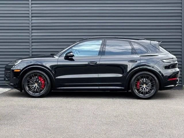 2026 Porsche 9Y0/9Y3 Cayenne GTS - Image 2 of 4