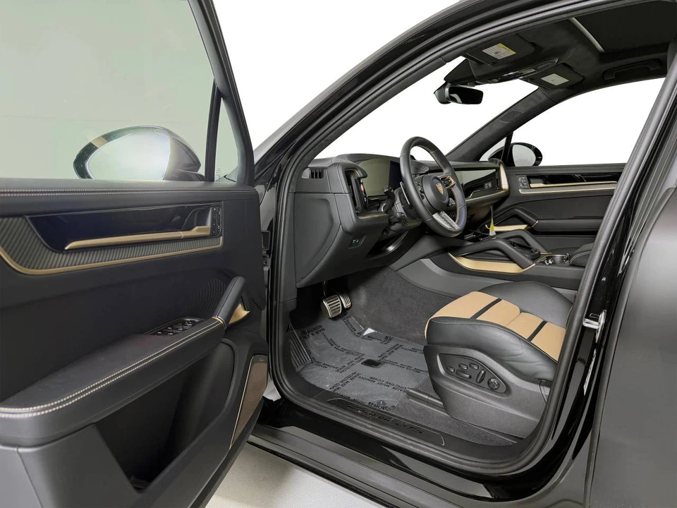 2026 Porsche 9Y0/9Y3 Cayenne GTS - Image 4 of 5